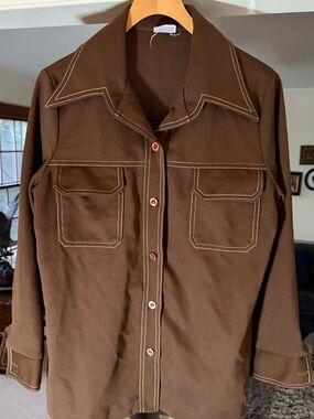 Men's Brown Long-Sleeve Dress Shirt with Contrast Stitching Lg